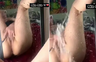 Em tự móc bướm phun nước liên tục sướng mê khó cưỡng - VIET69